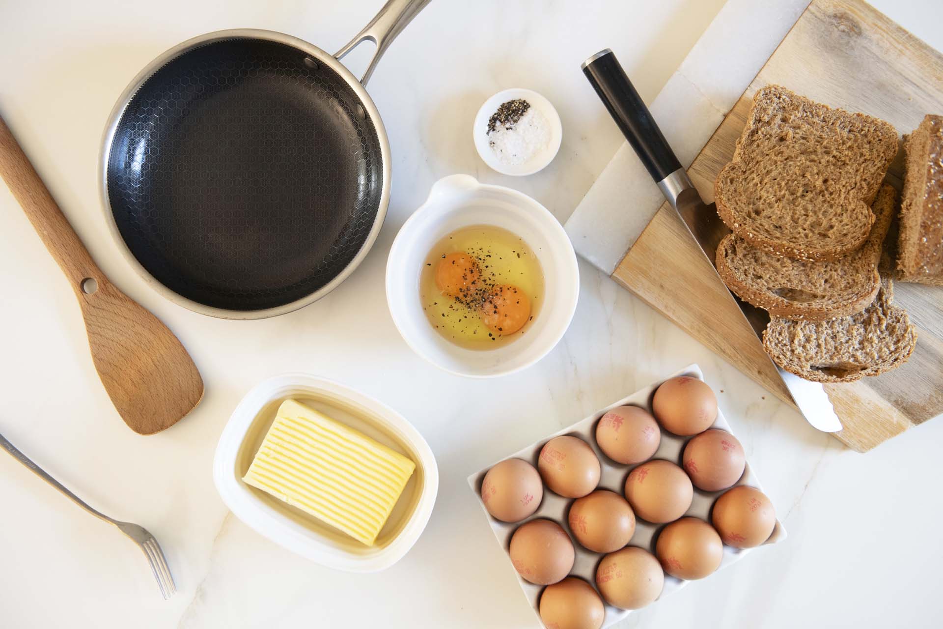 Utensils for scrambled eggs