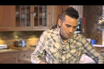 Embedded thumbnail for Dean Edwards' fiery egg and spinach curry video