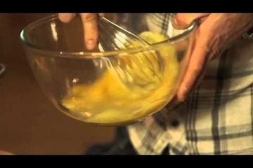 Embedded thumbnail for Dean Edwards' Spanish tortilla with spicy tomato sauce